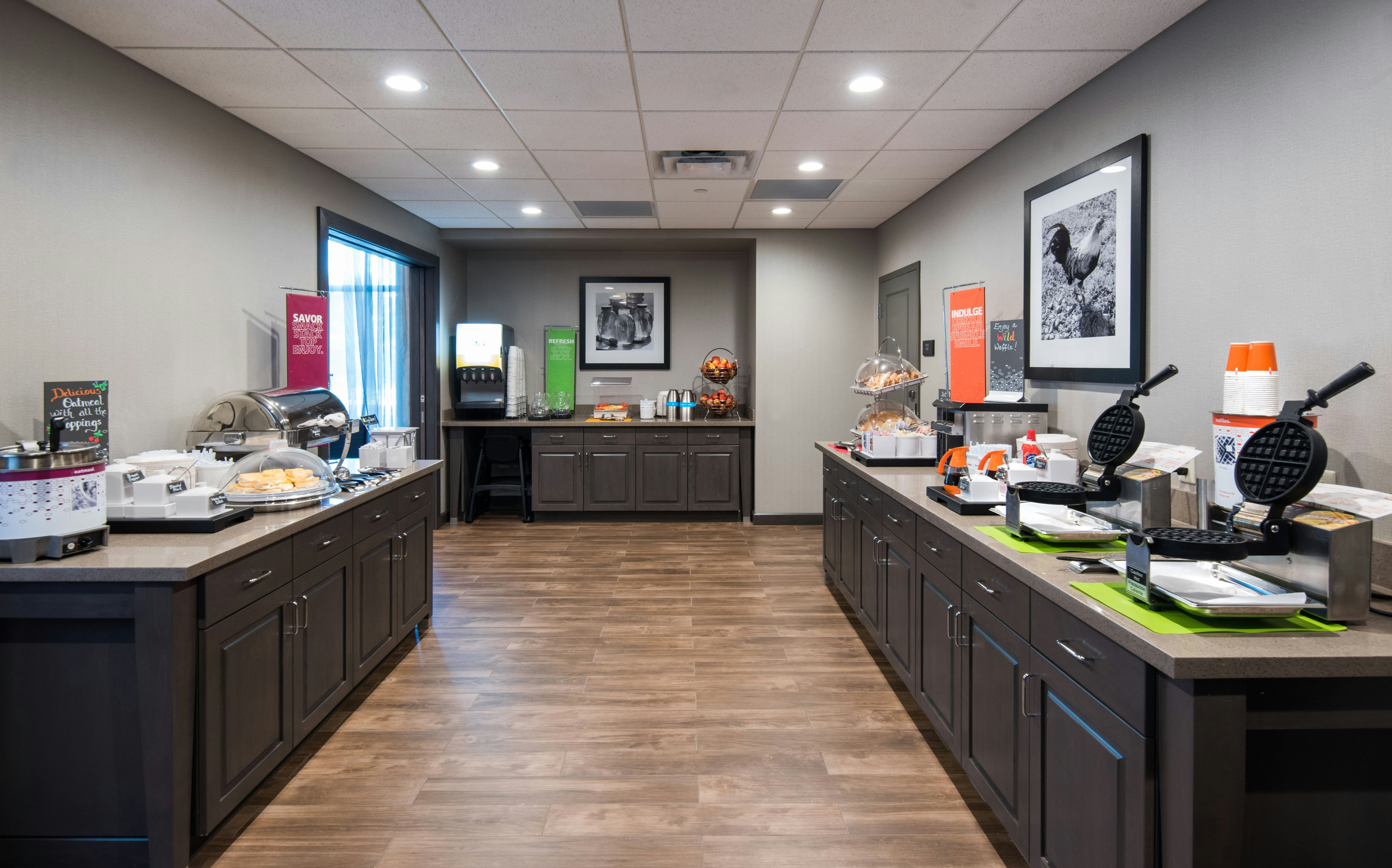 Hampton Inn Suites Wisconsin Dells Lake Delton 21/28