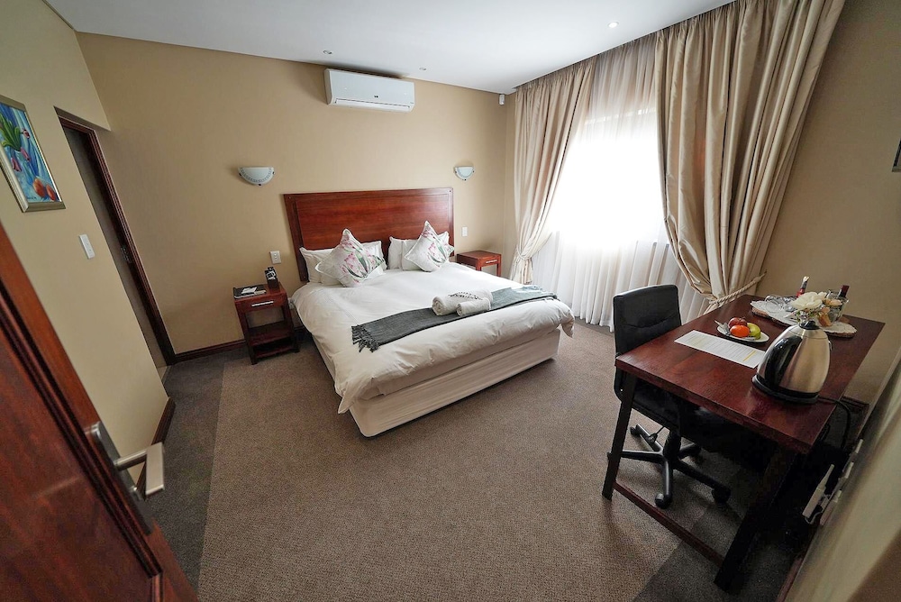 Over The Moon Guesthouse 10/50