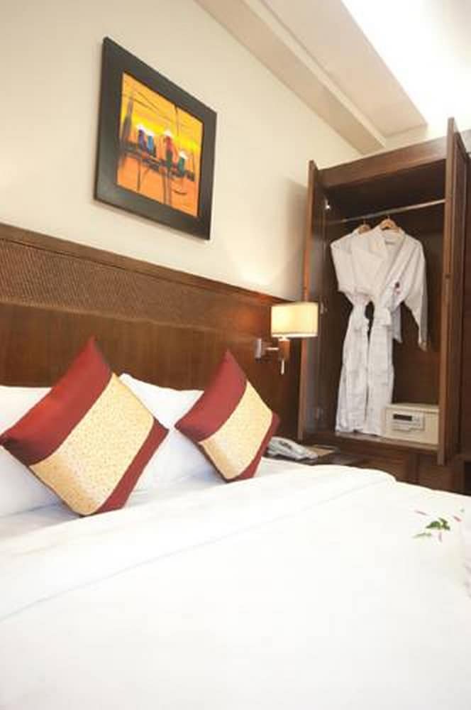 Gold Hotel Hue 16/31