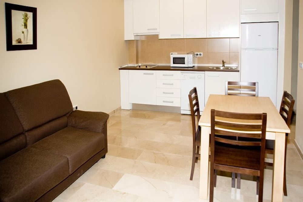APARTAMENTOS TURISTICOS LA CASTILLEJA 5/30