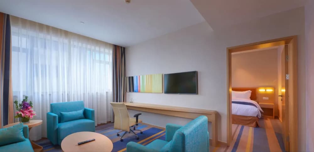 Holiday Inn Express Shanghai Zhenping 43/69