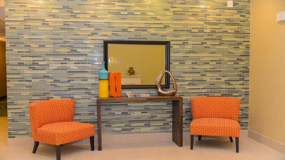 Holiday Inn Express Suites Cuero 43/52