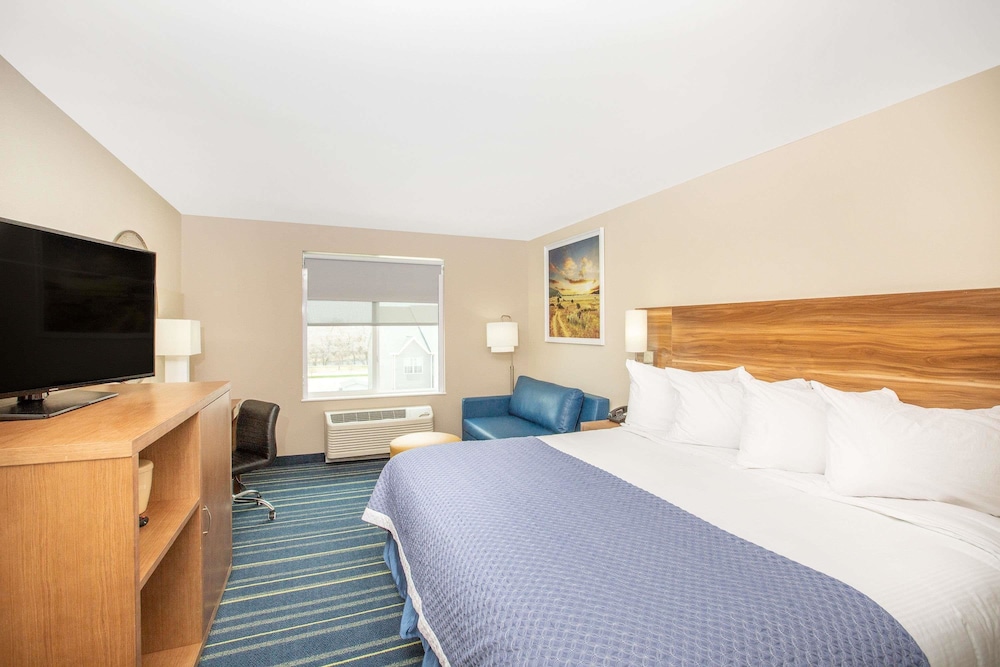 Days Inn & Suites by Wyndham Kearney 11/61