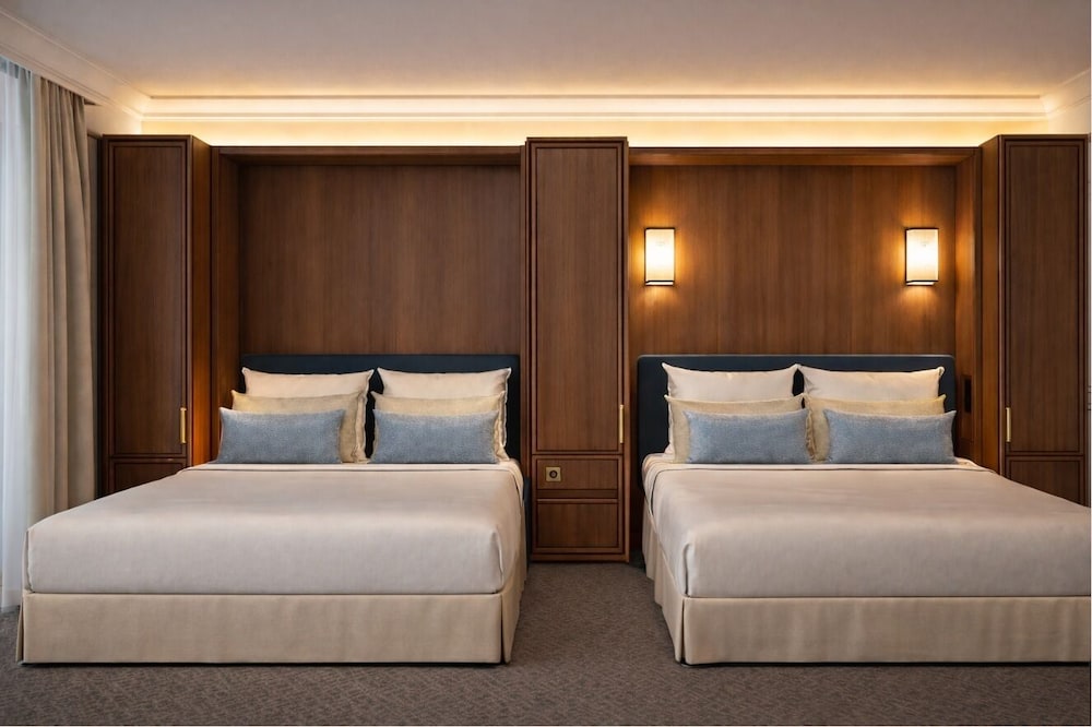 Hotel Saint Cyr Etoile 23/65