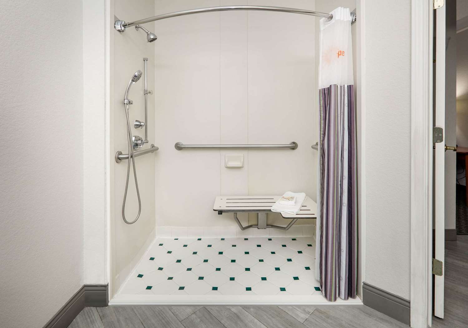 La Quinta Inn & Suites by Wyndham Dallas - Addison Galleria 23/24