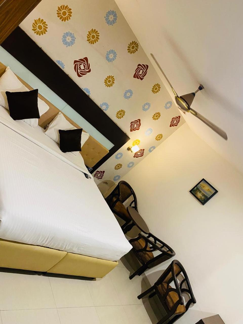 HOTEL SITARA GRAND LB NAGAR 23/26