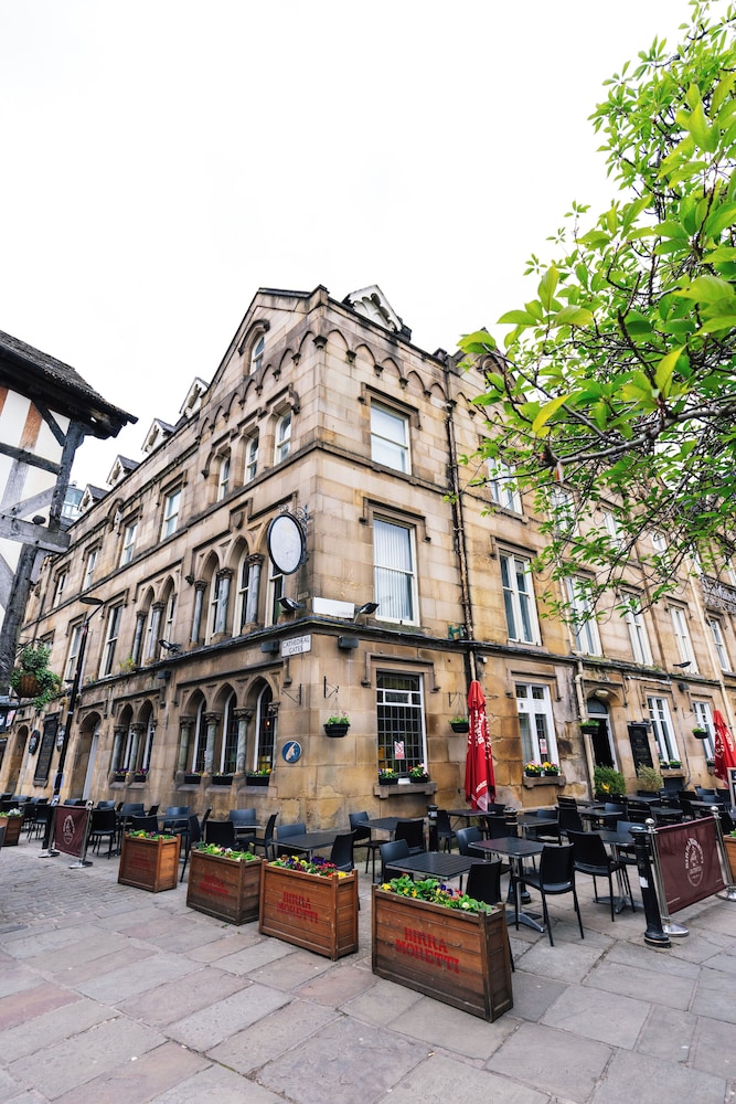 The Mitre Hotel 4/50