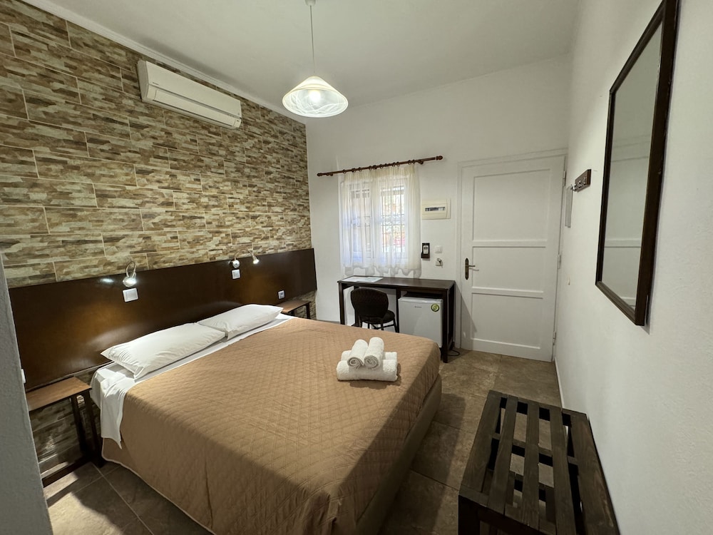 Eleni Rooms 14/40