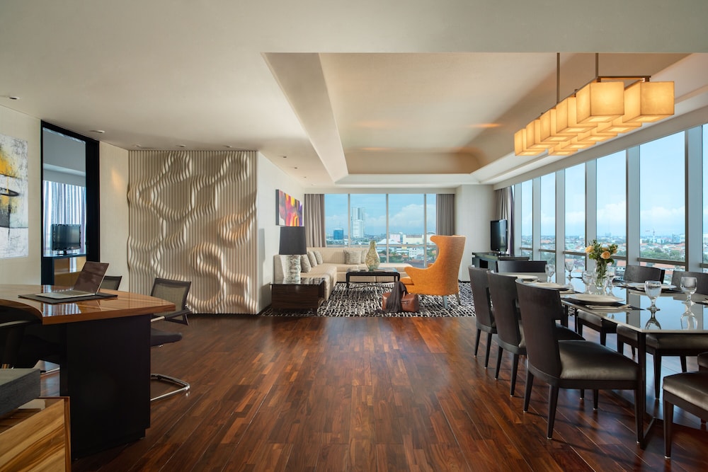 ARTOTEL TS Suites Surabaya 22/34