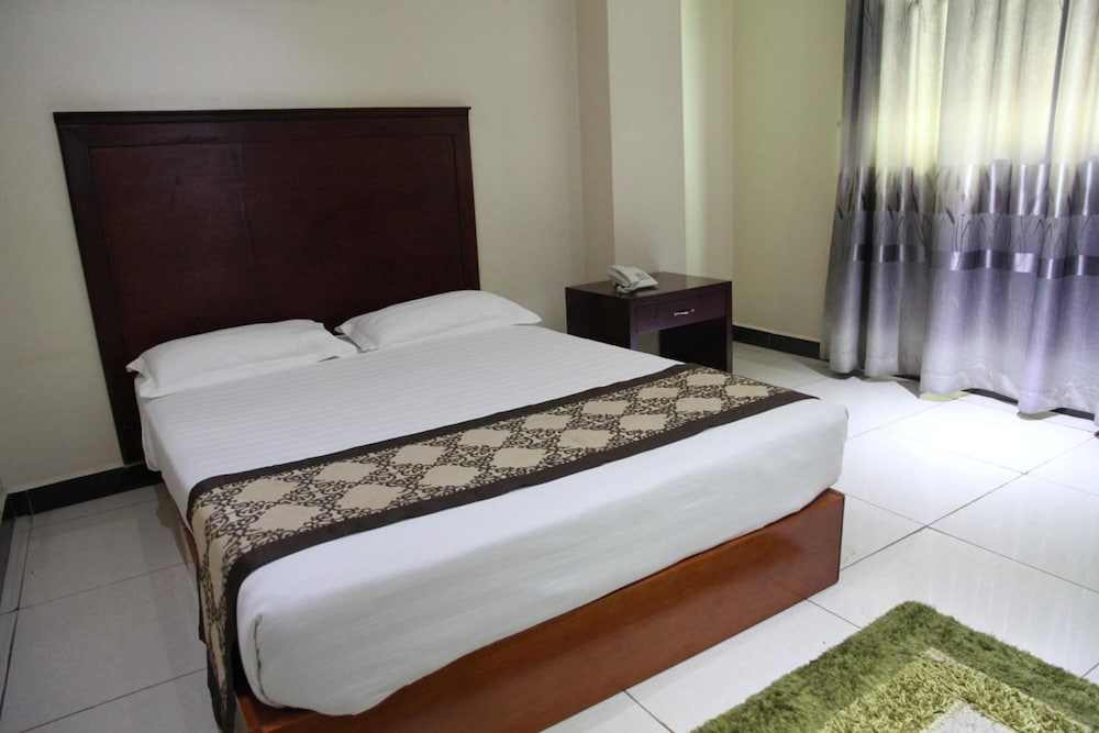 Namayiba Park Hotel 19/50
