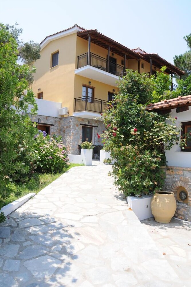 SKIATHOS ISLAND SUITES 6/50