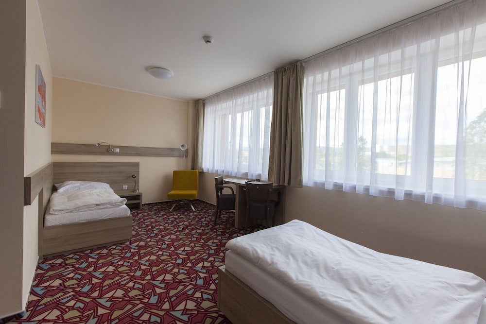 Hotel Arena 16/48