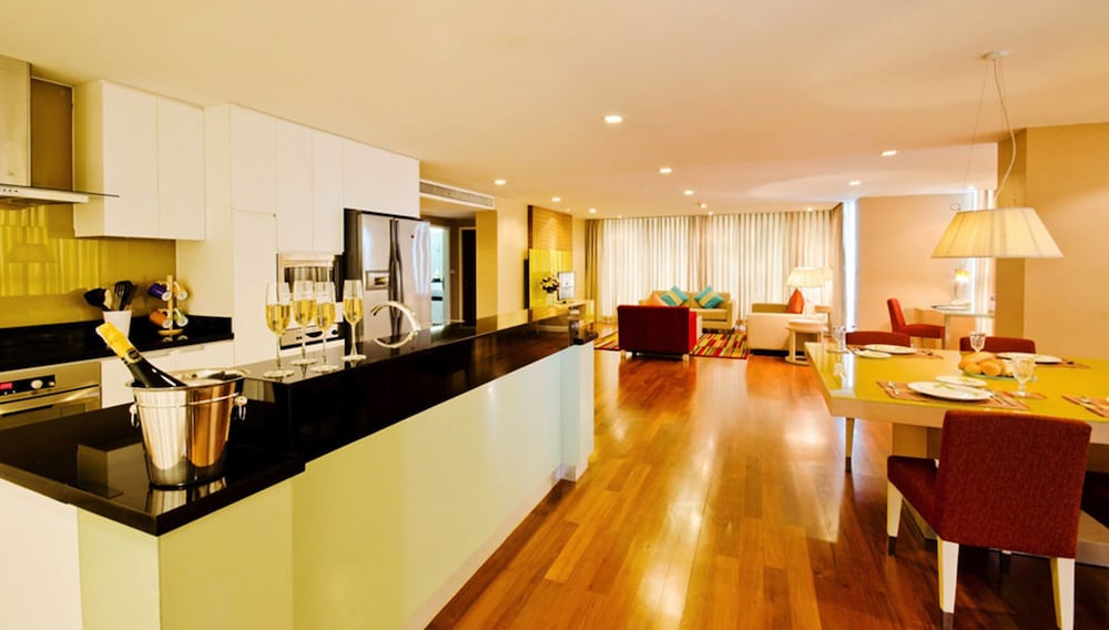 Urbana Langsuan Bangkok, Thailand 62/86
