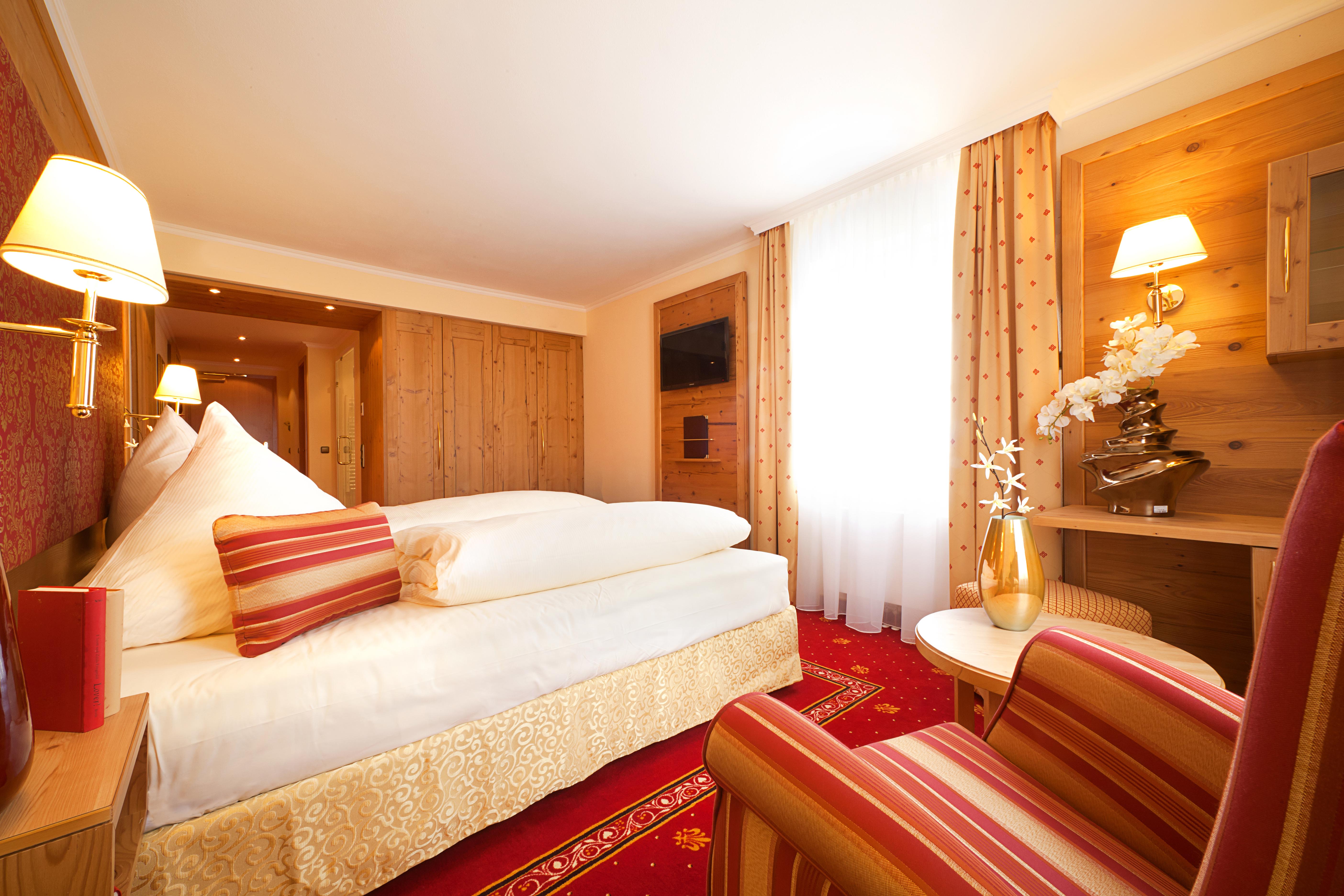 Comfort, Single, Double Bed, Bathtub