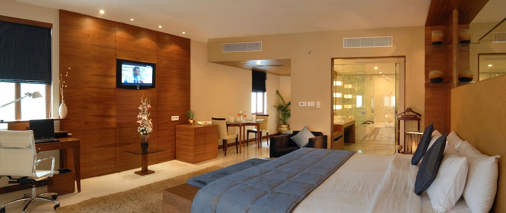 The Manohar Hyderabad 17/44