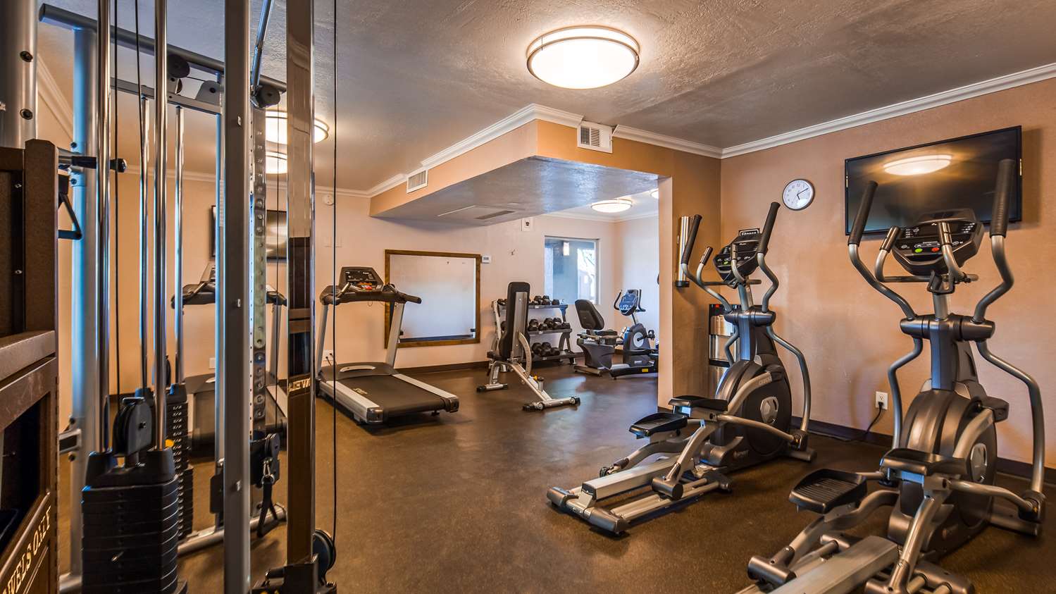 SureStay InnSuites Phoenix Hotel & Suites by Best Western 2/7