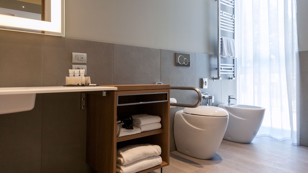 G Hotel Pescara 49/52