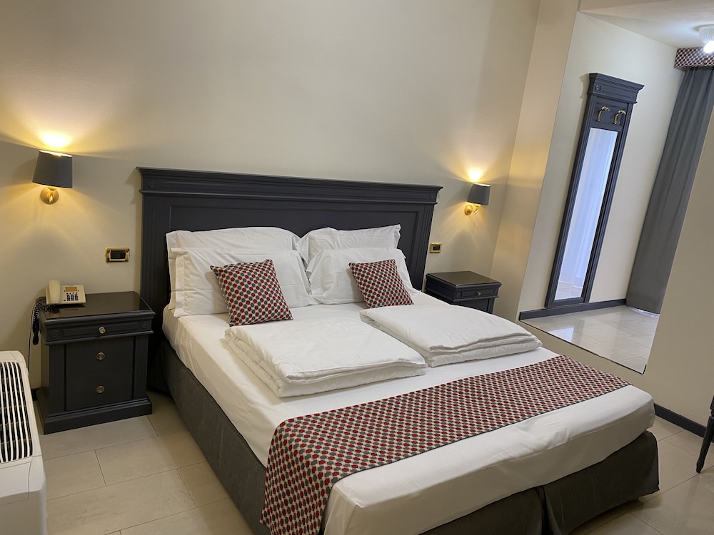 Superior, Double Bed, Lake View