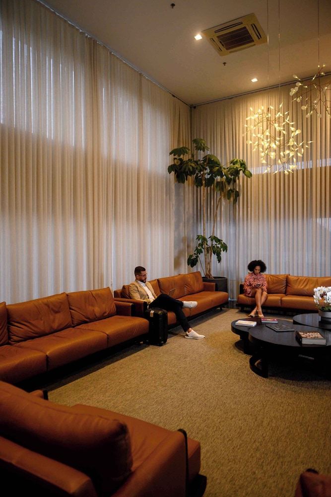 Trade hotel 45/64