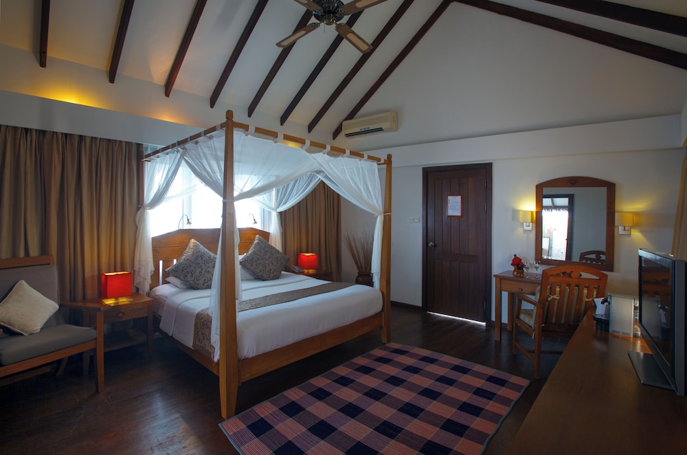 Medhufushi Island Resort 18/96