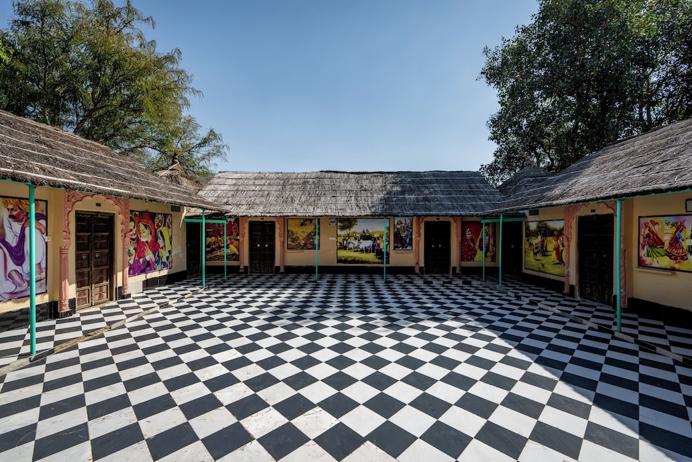 THE COUNTRY SIDE RESORT 39/48