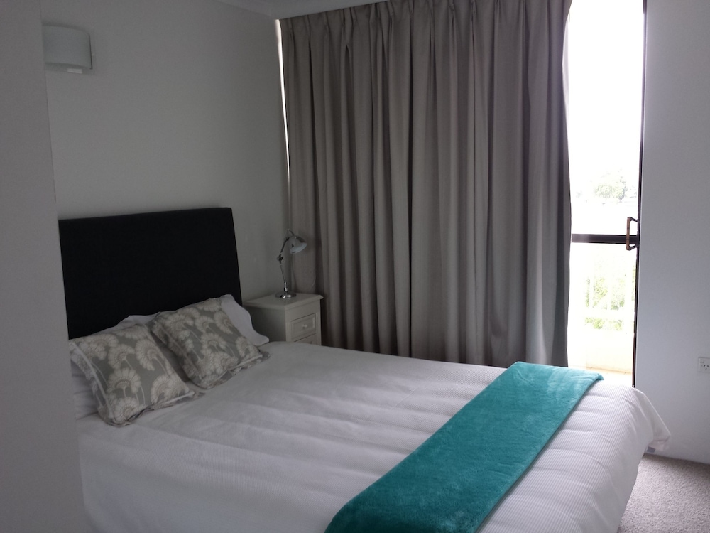 Kirribilli Riverfront Apartments 23/72