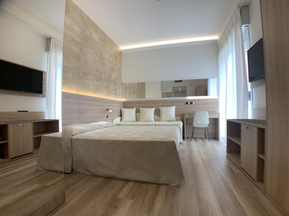 HOTEL BEAU RIVAGE PINETA 16/54