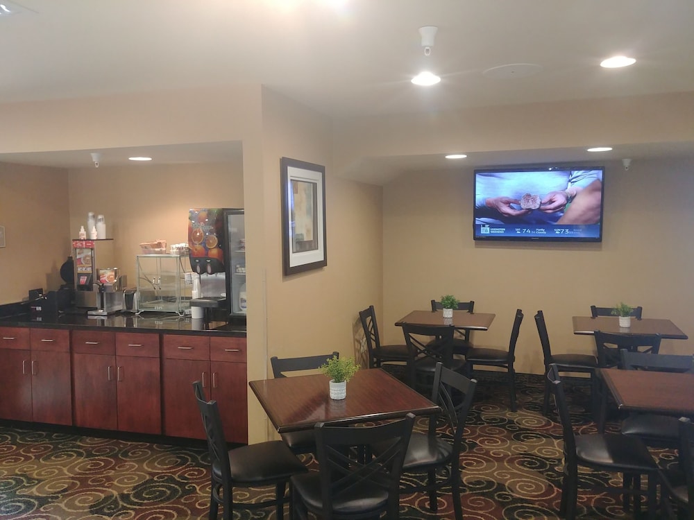 Cobblestone Hotel And Suites Broken Bow 32/51