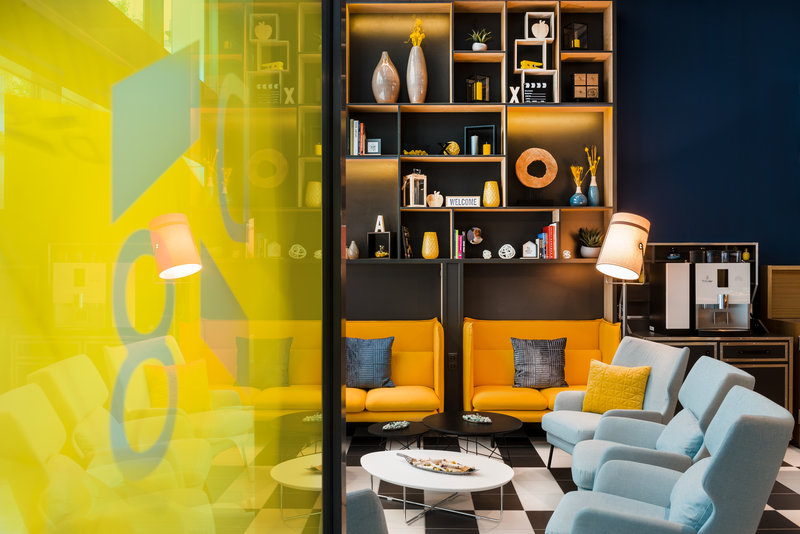 D8 Hotel 64/77