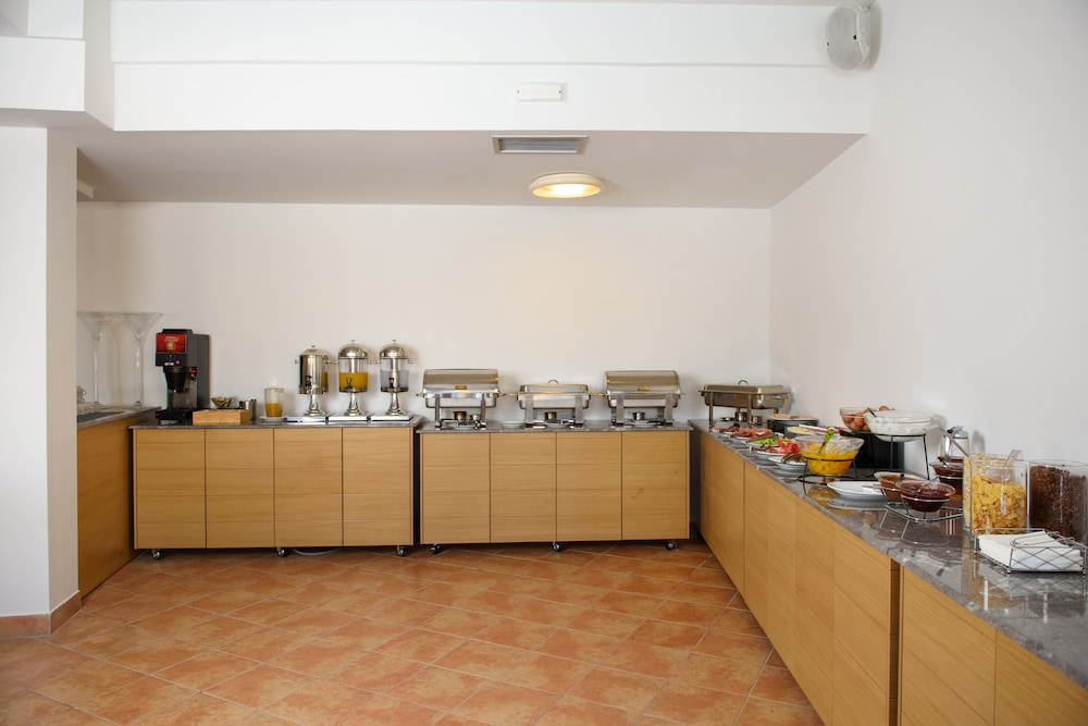 Olympion Village Hotel 6/50