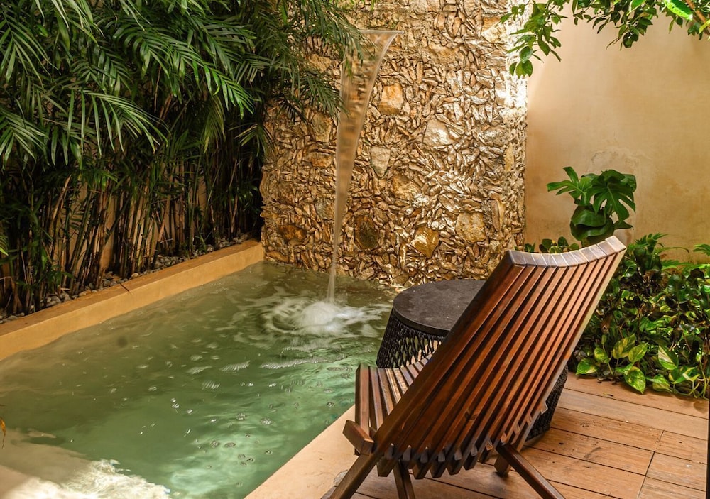 Adoro Hotel Boutique 44/50