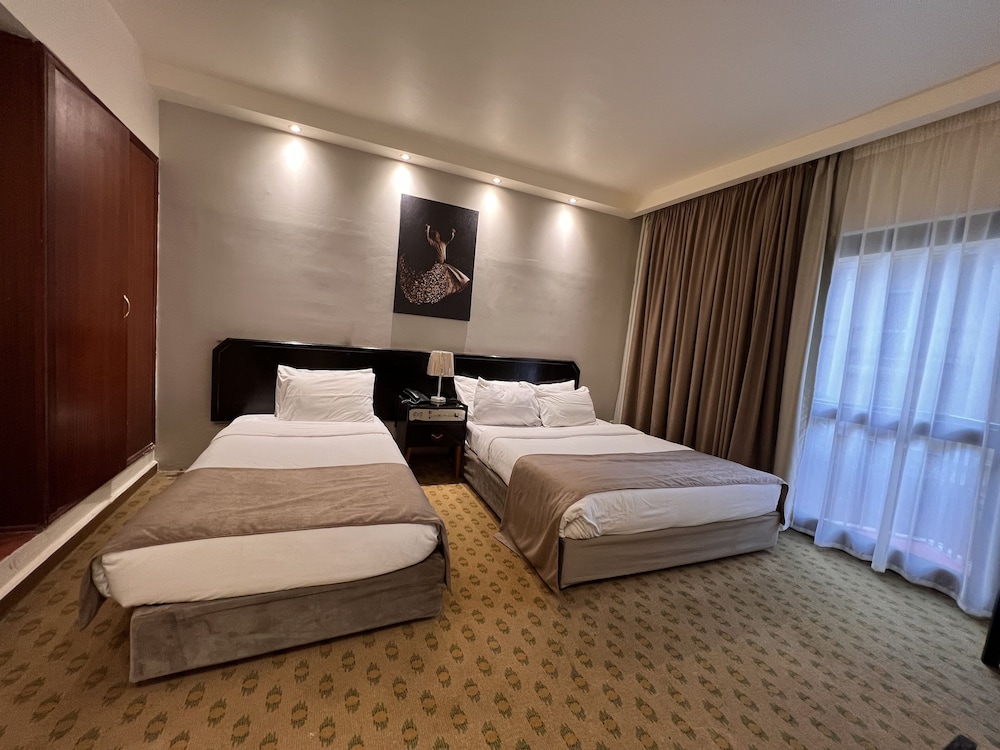 Suite, 1 Double and 1 Single Bed