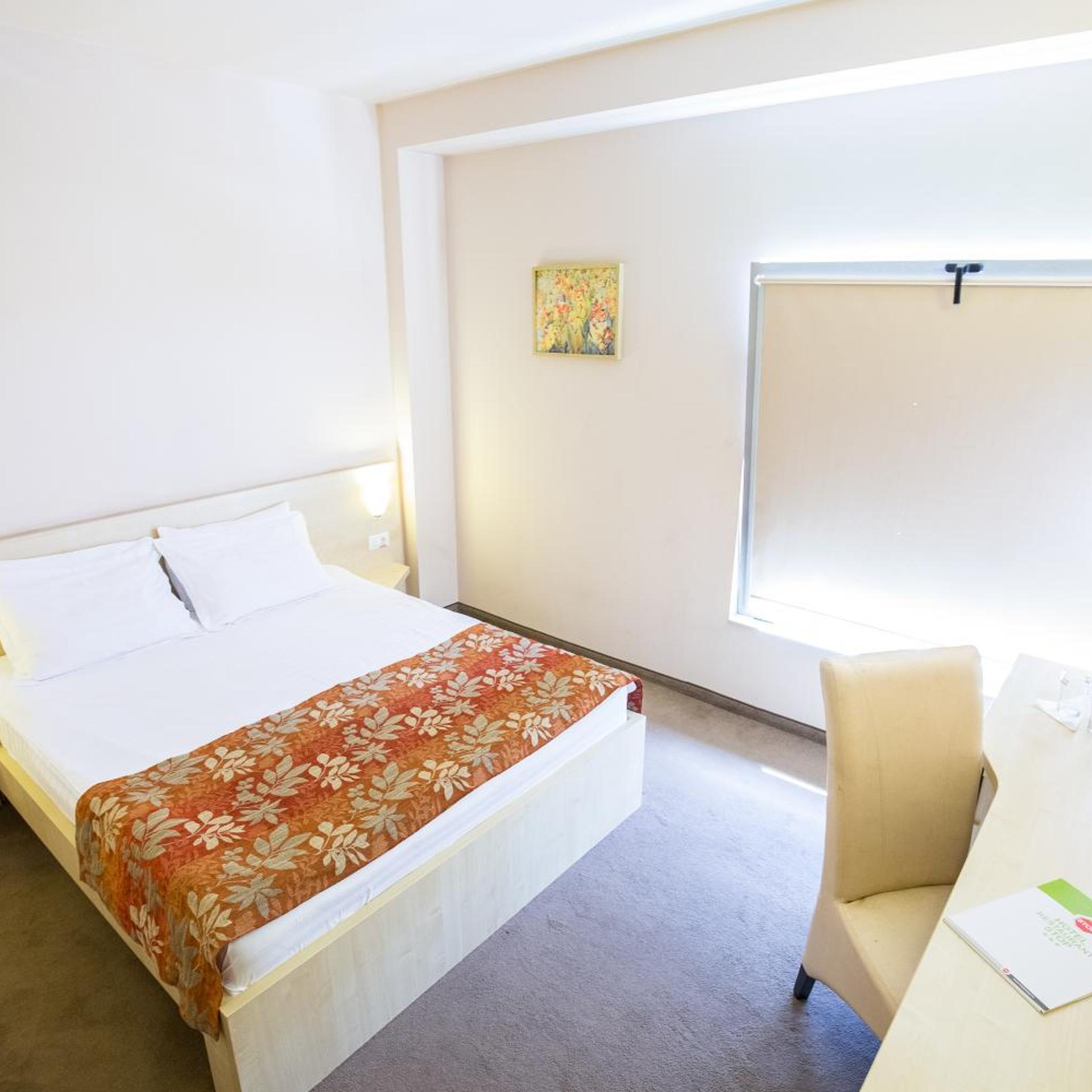Room, Double Bed