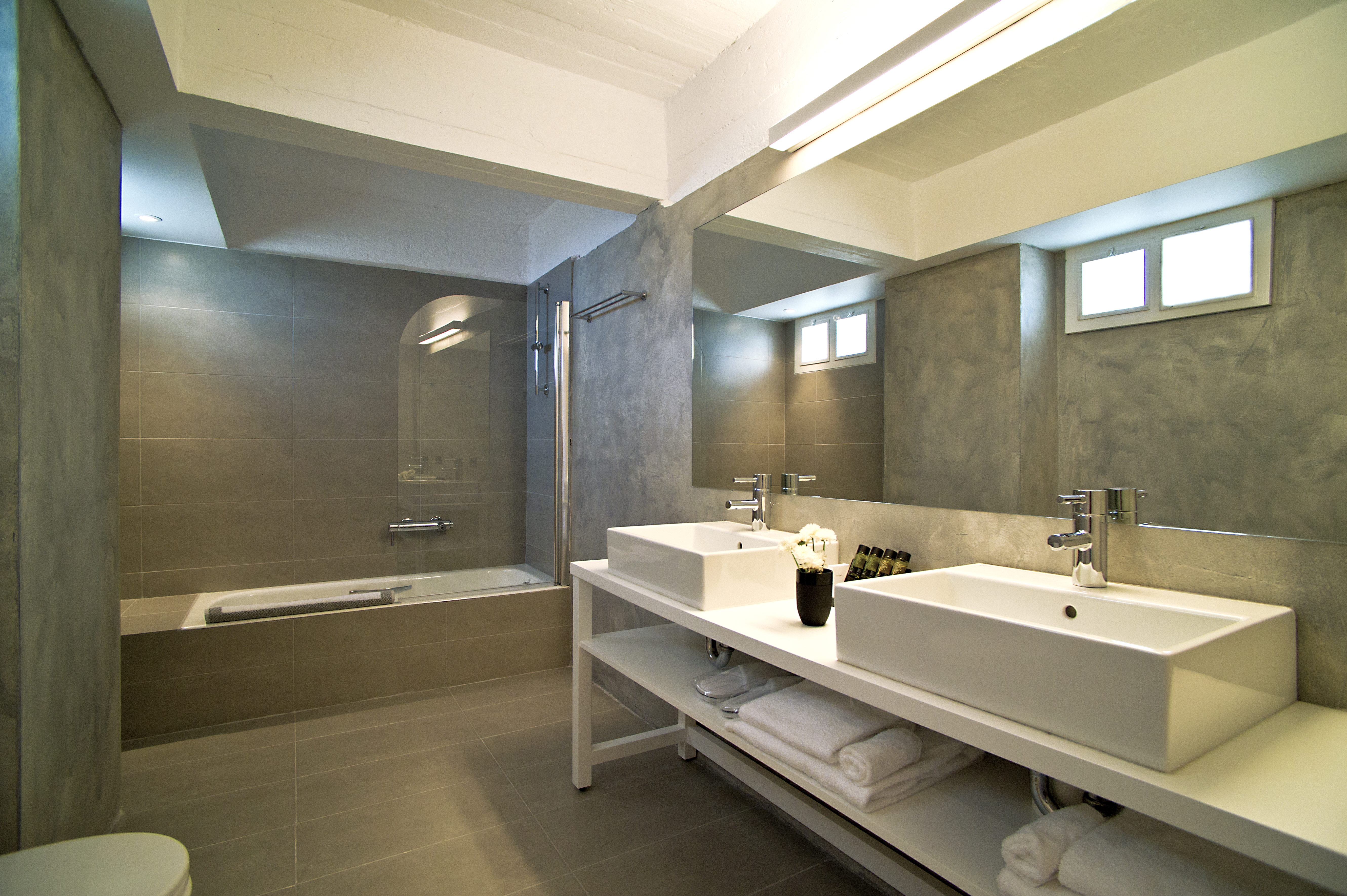 Marathon Suite Ground Floor with Private Garden