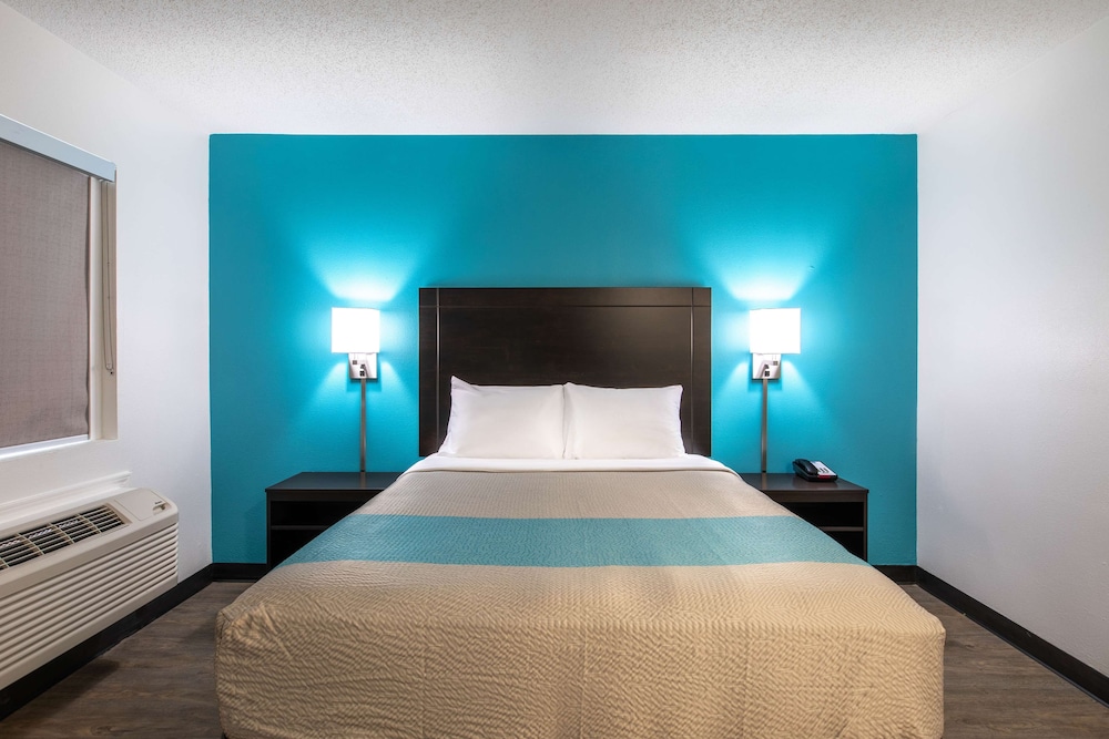 Motel6 Greenville, SC - I-85 Near Downtown 5/15