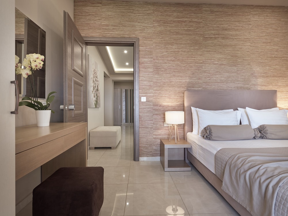 Koukounaria Hotel And Suites 21/74