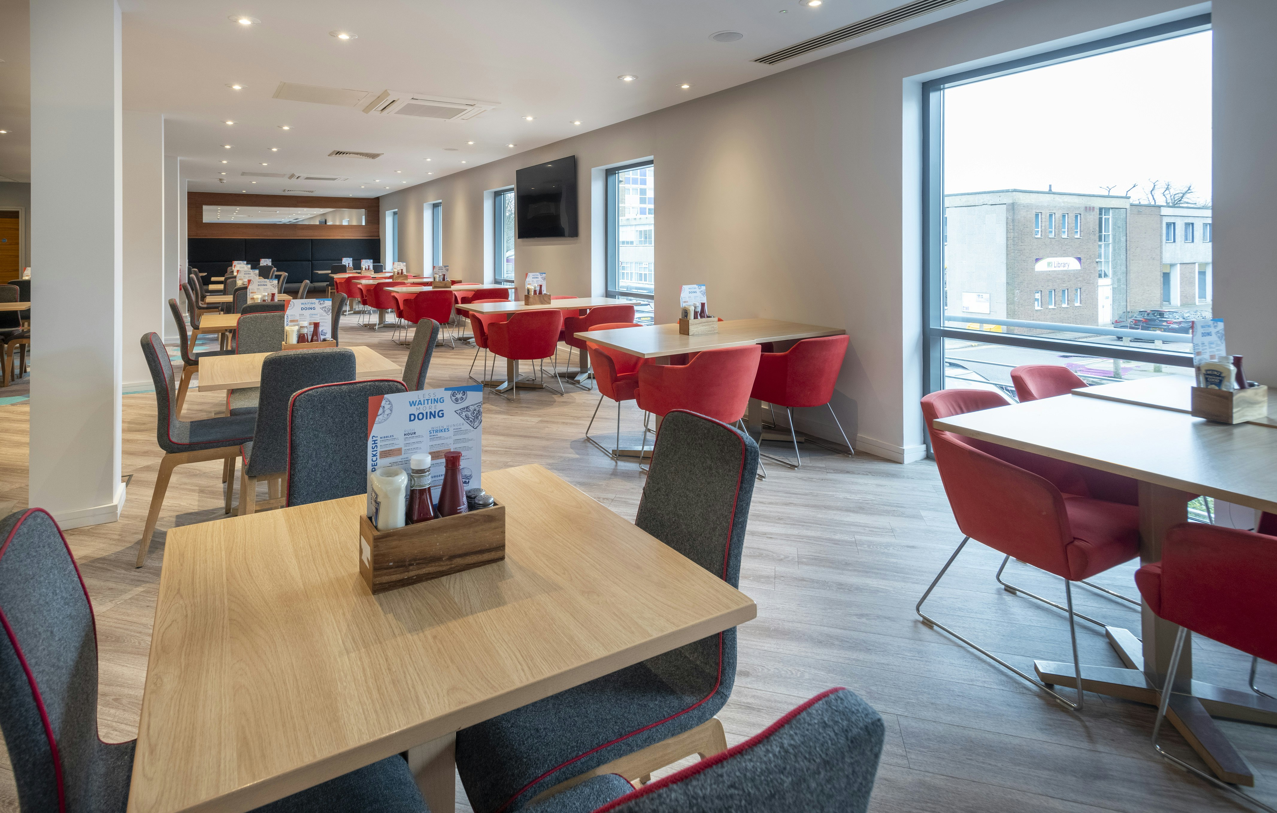 Holiday Inn Express Stevenage 48/66