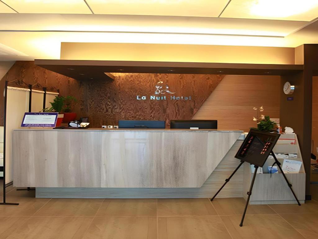 LA NUIT HOTEL 9/22