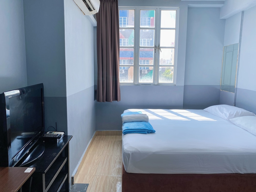 K Hotel 14 19/48