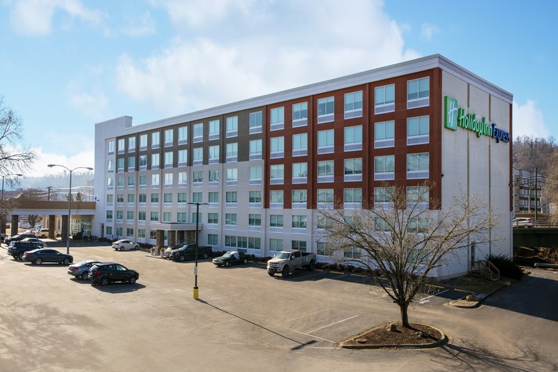 Holiday Inn Express Charleston-Civic Center 51/57