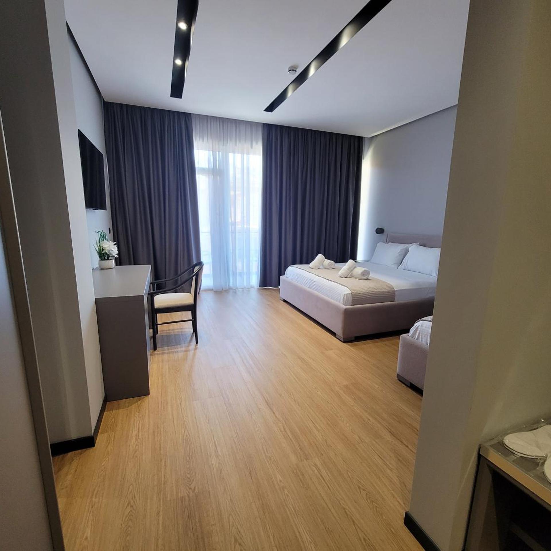 Toer Hotel Saranda 19/60