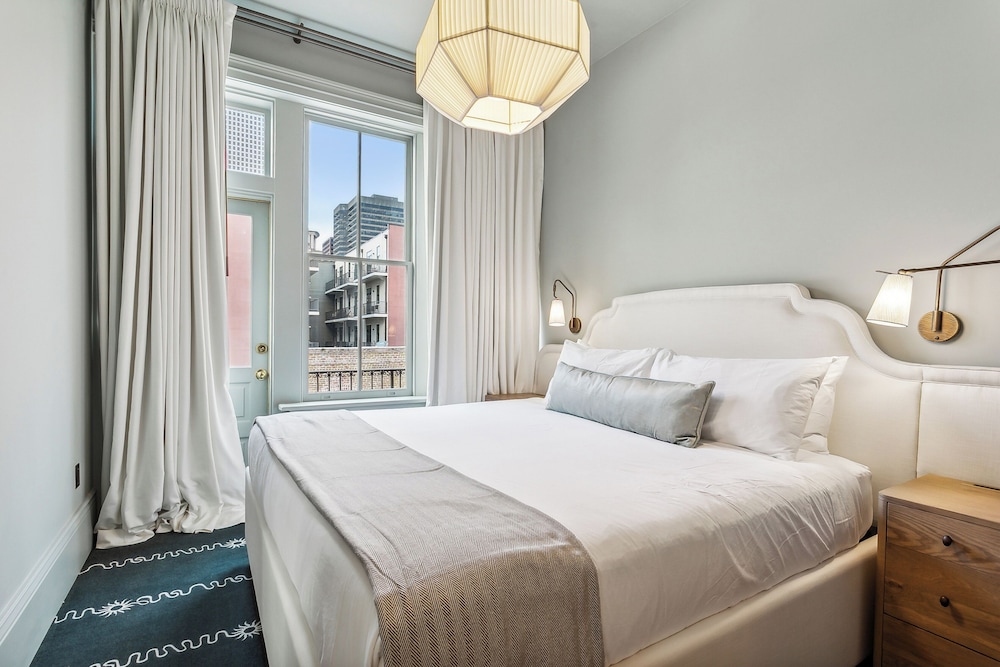 5 BEDROOMS, APARTMENT, CITY VIEW