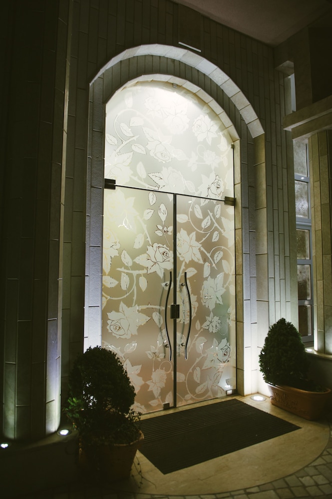 Hotel Flowers 49/71