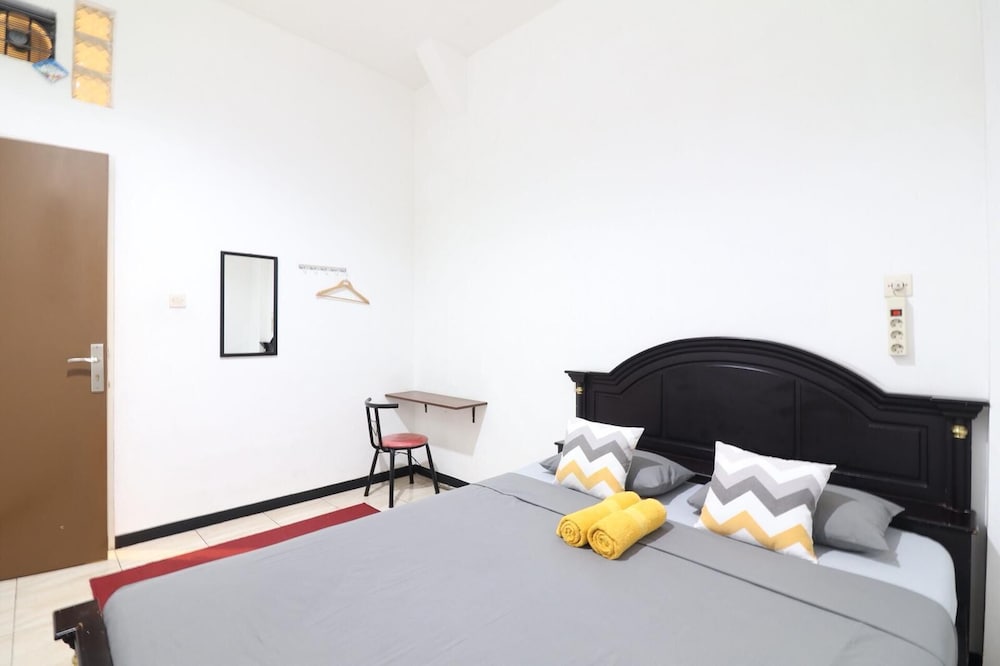 Mador Malang Dorm Hostel 6/32
