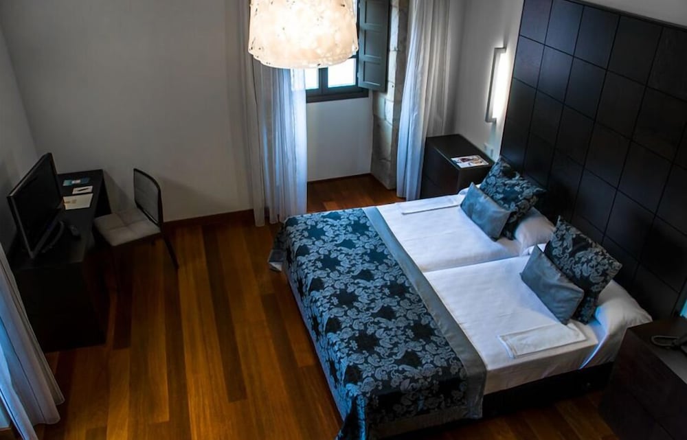 Hotel Palacio de Meras 14/30