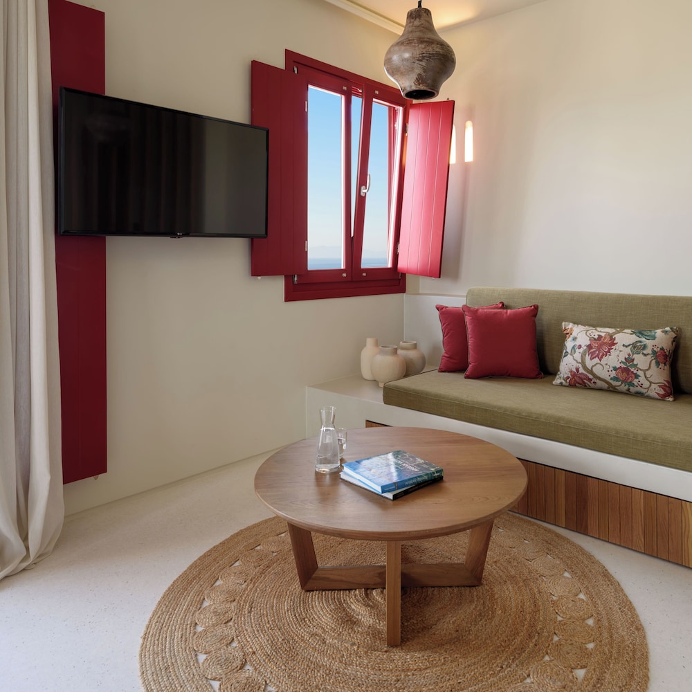 Potnia Theron Suites 59/79