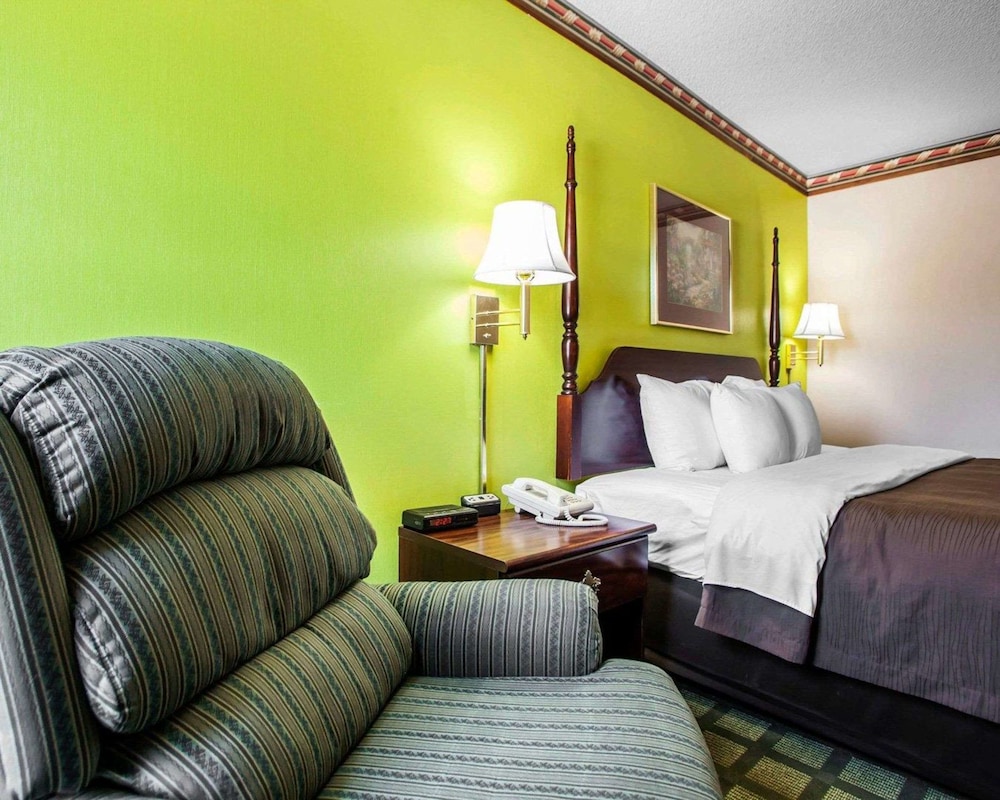Quality Inn Arcola 11/34