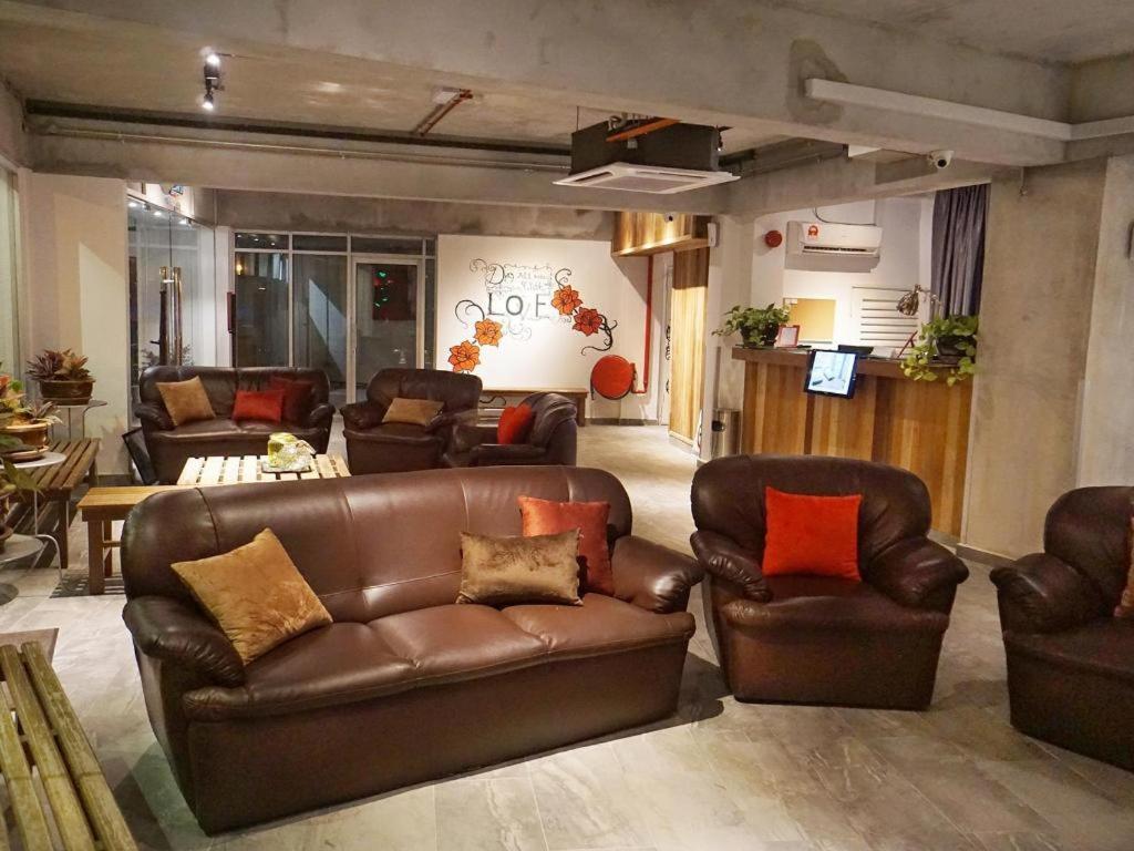 Riverine Garden Hotel 27/39