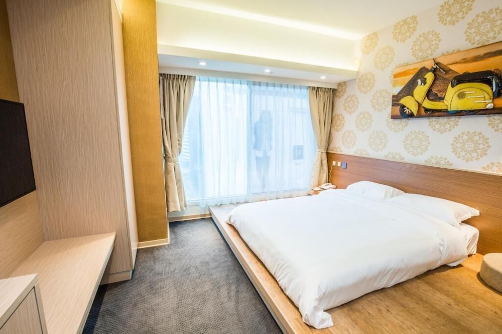 Walker Hotel Ximen 15/50