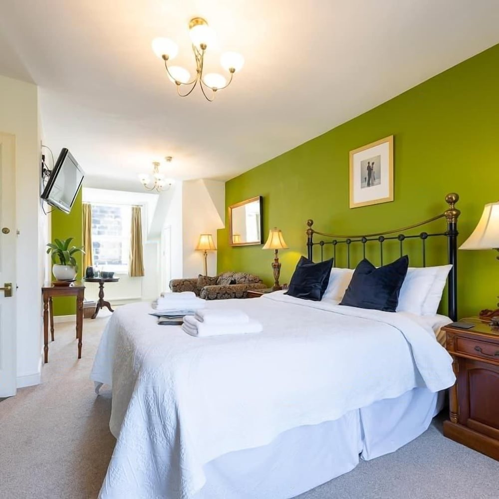 Wynnstay House 7/33